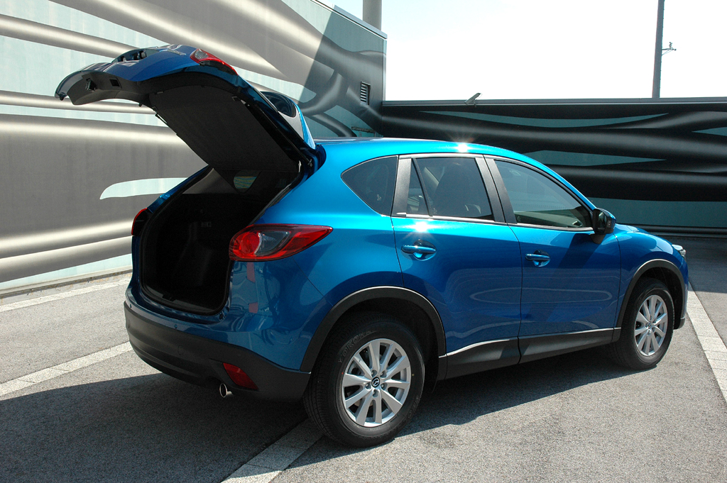 Mazda CX-5: Ins Gepäckabteil passen 503 bis 1620 Liter hinein.