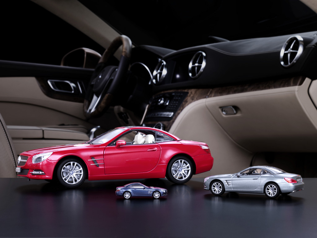 Mercedes-Benz bietet SL-Modellautos