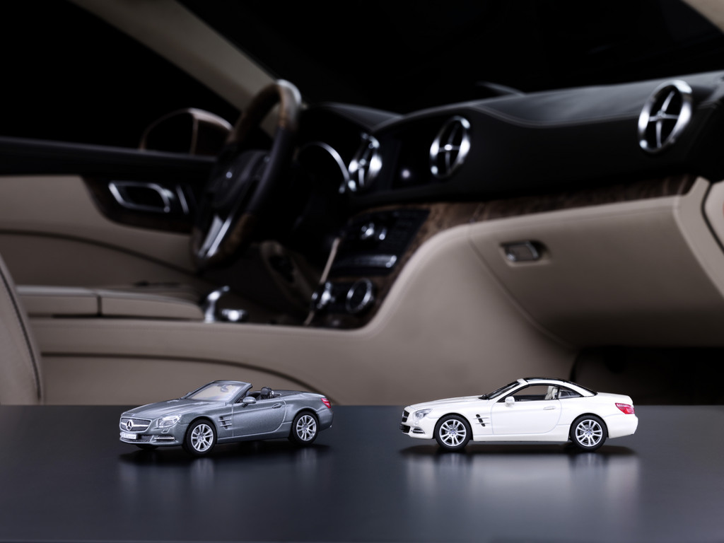 Mercedes-Benz bietet SL-Modellautos