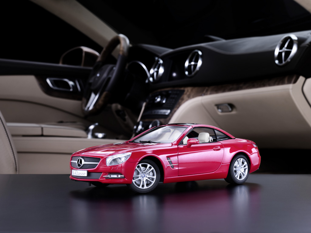 Mercedes-Benz bietet SL-Modellautos