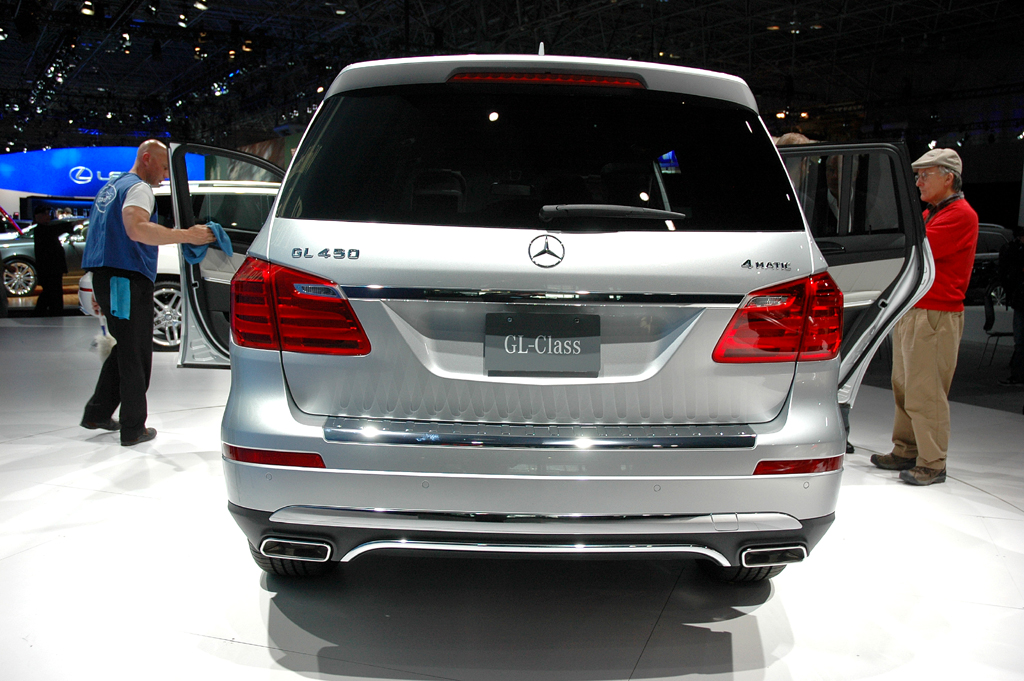 Mercedes GL: Blick auf die Hepckpartie. 