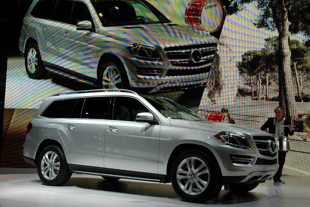 Mercedes GL: Und so sieht das 5,1 Meter lange Fahrzeug von der Seite aus.
