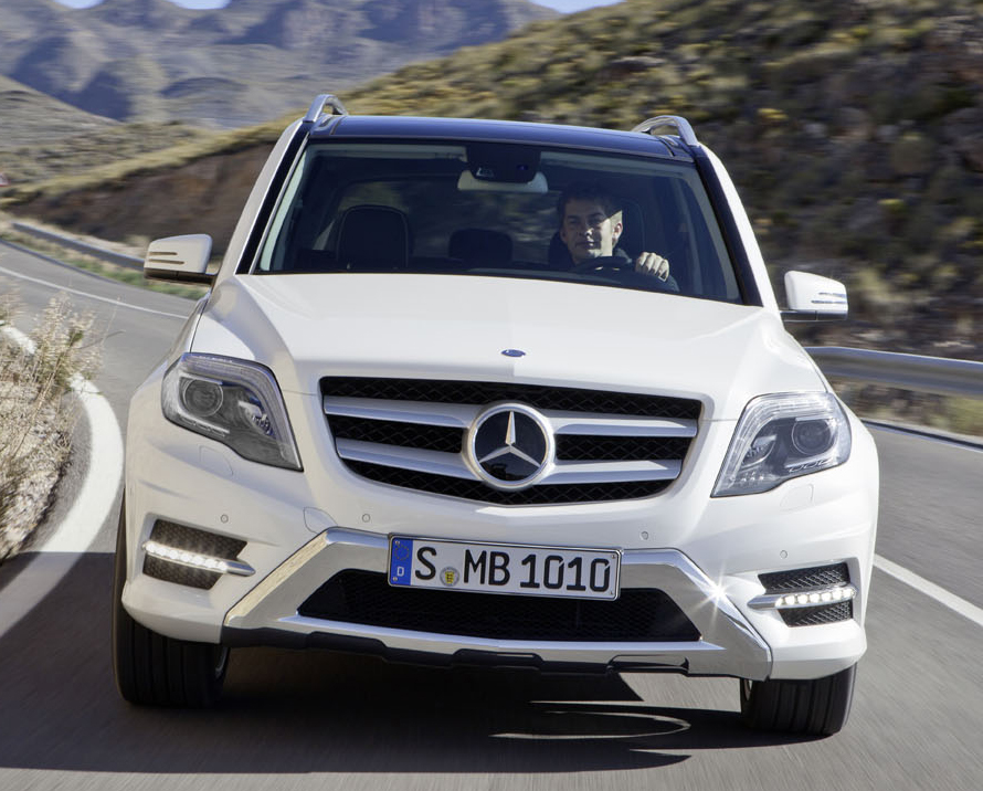 Mercedes GLK: Blick auf die Frontpartie. Das kantigere Design ist weitgehend geblieben. 
