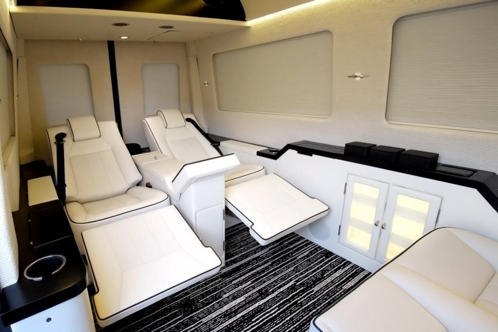 Mindestens 250.000 Dollar kostet ein Jet Van
