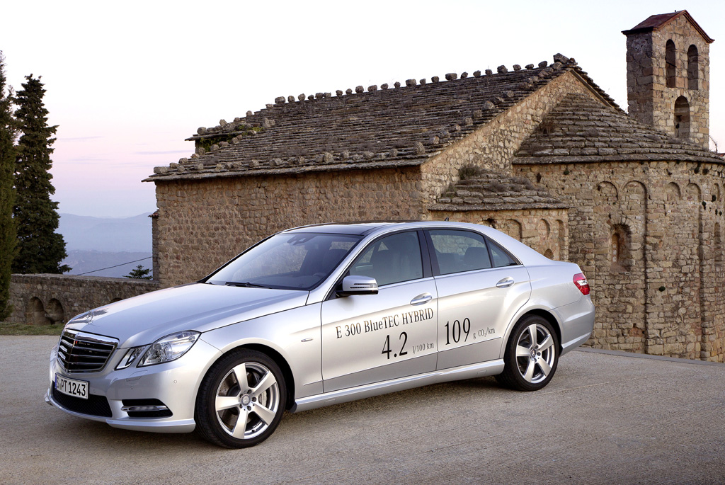 Mit dem E300 Bluetec Hybrid, hier die Limousine, hat Mercedes gerade die 