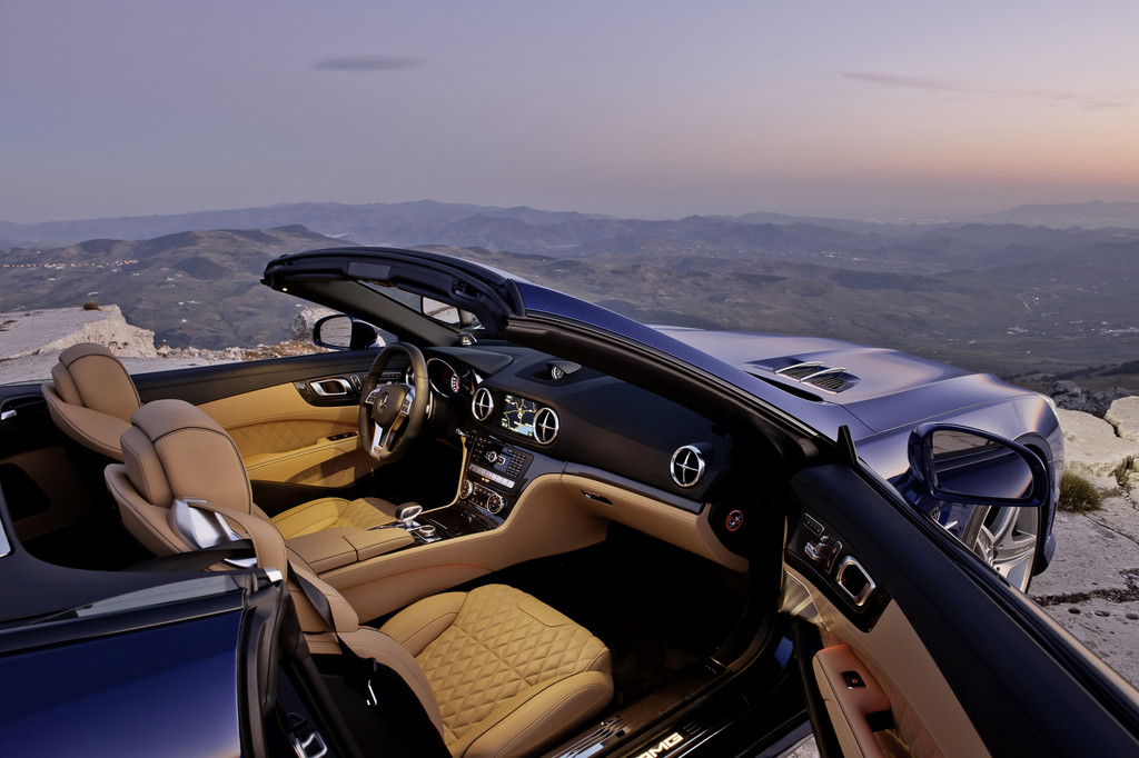 New York 2012: AMG bestückt den SL-Roadster mit zwölf Zylindern