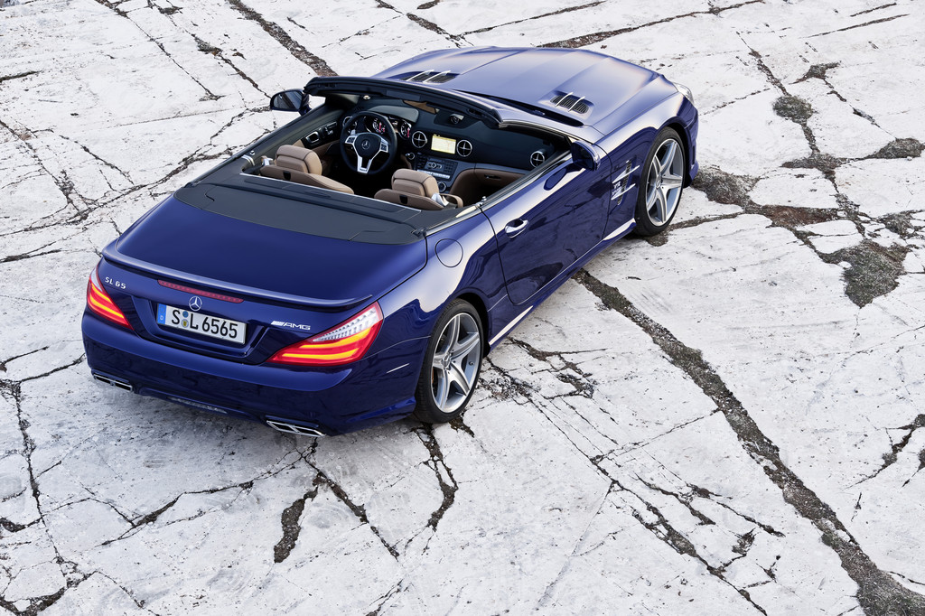 New York 2012: AMG bestückt den SL-Roadster mit zwölf Zylindern
