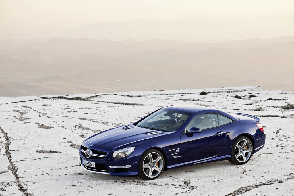 New York 2012: AMG bestückt den SL-Roadster mit zwölf Zylindern