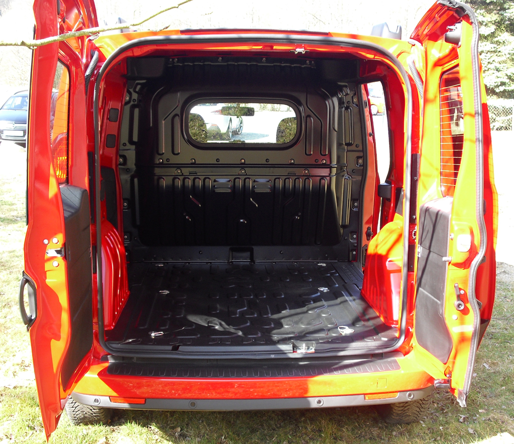 Opel Combo: Der Kastenwagen ist Euro-Paletten-tauglich. 
