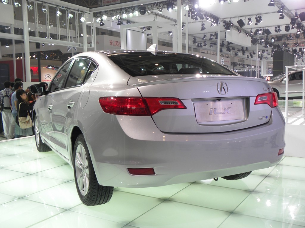Peking 2012: Honda stellt kleine Acura-Limousine vor