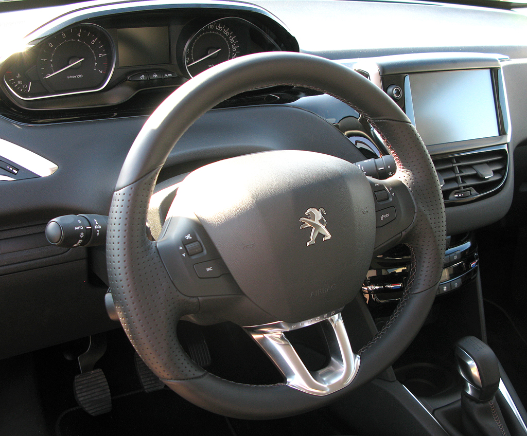 Peugeot 208: Blick ins Cockpit. 