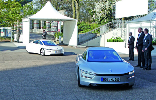 Piëch und Winterkorn fahren mit Ein-Liter-Auto zur HV