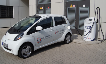 RUB-Forscher entwickeln Schnellladesäule für Elektroautos
