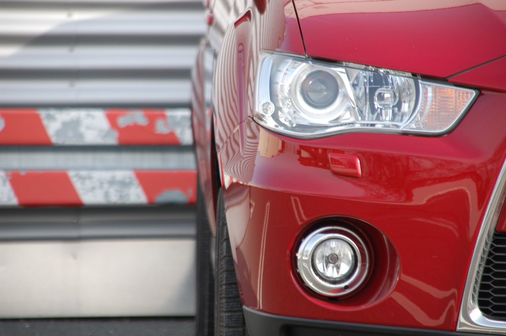 Test Mitsubishi Outlander 2.2 DI-D 4WD Instyle: Spartanischer Kraxler solide verarbeitet