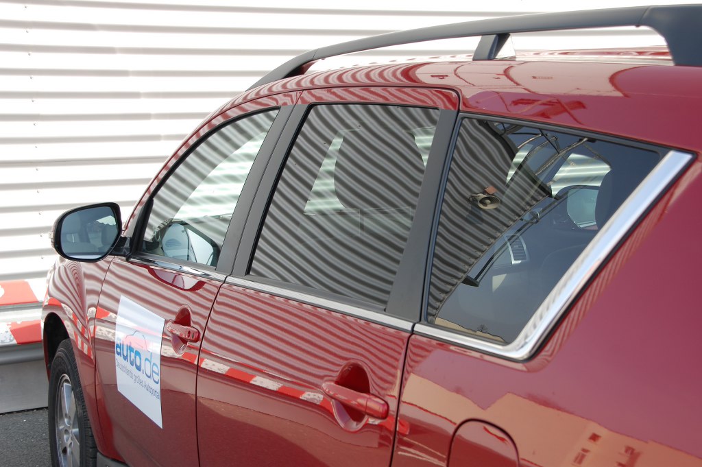 Test Mitsubishi Outlander 2.2 DI-D 4WD Instyle: Spartanischer Kraxler solide verarbeitet