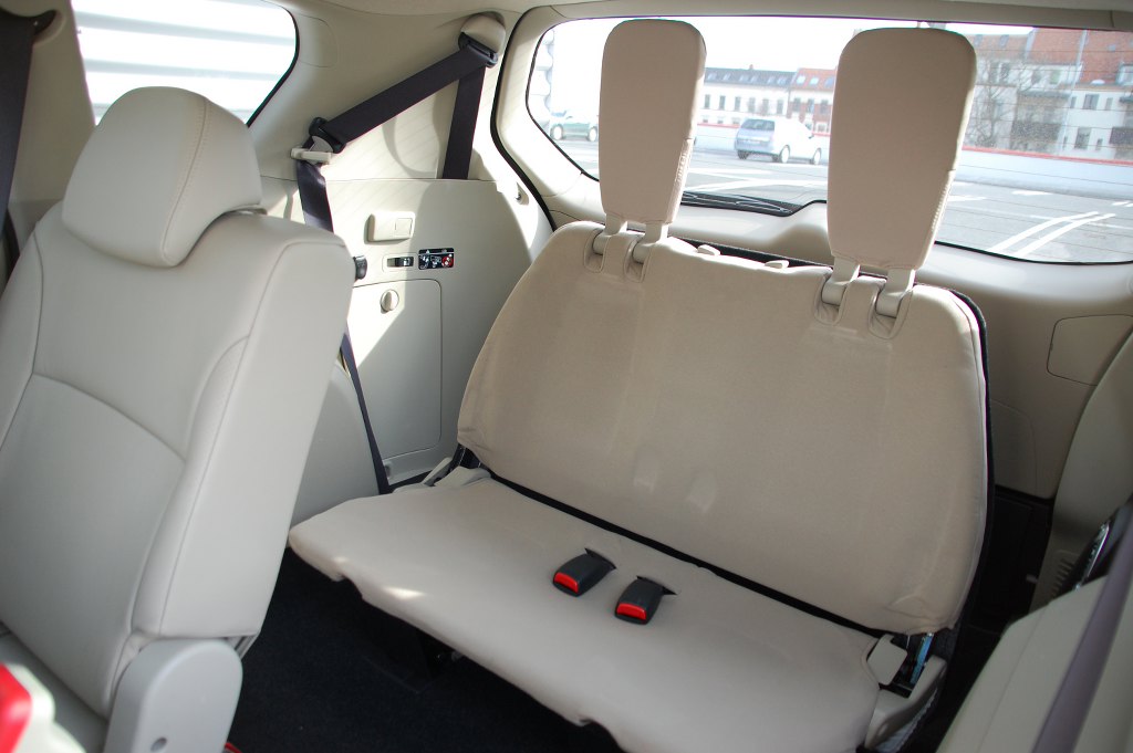 Test Mitsubishi Outlander 2.2 DI-D 4WD Instyle: Spartanischer Kraxler solide verarbeitet