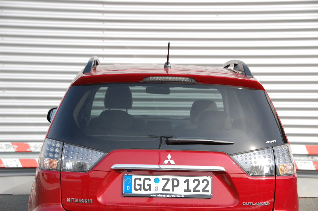 Test Mitsubishi Outlander 2.2 DI-D 4WD Instyle: Spartanischer Kraxler solide verarbeitet