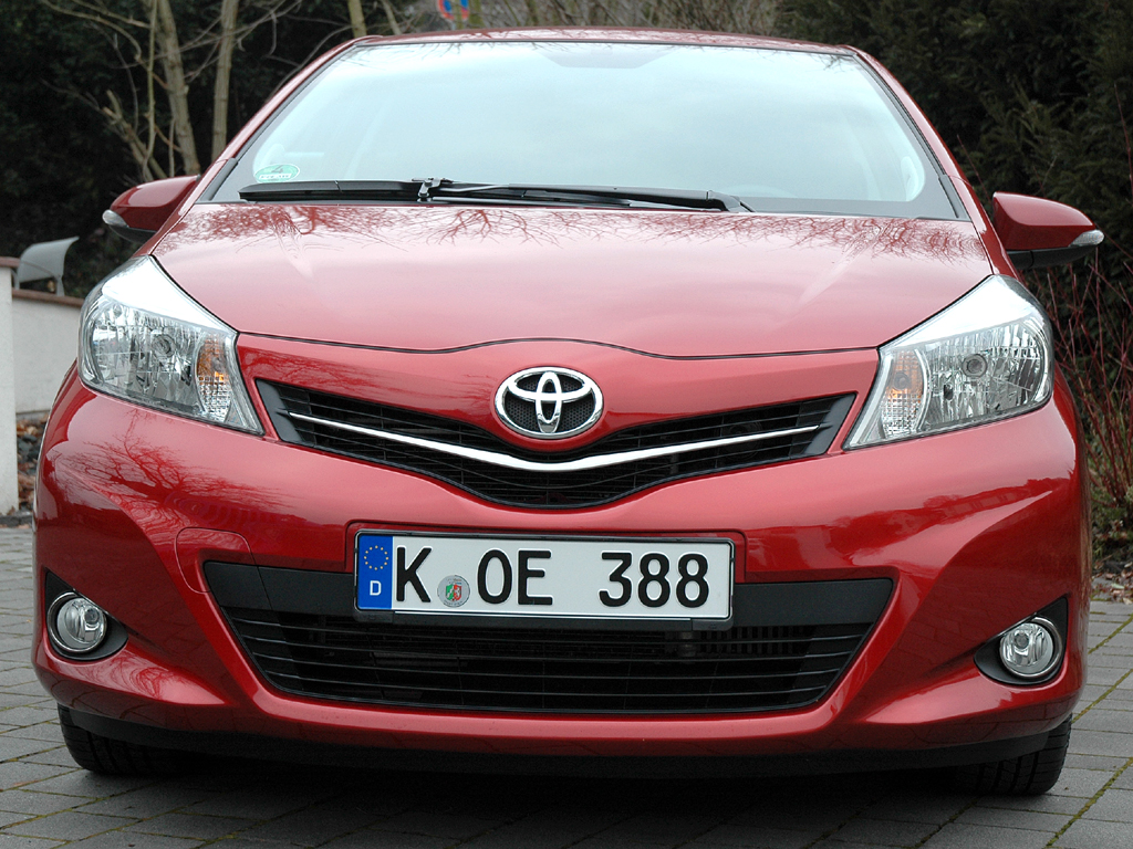 Toyota Yaris: Blick auf die Frontpartie. 