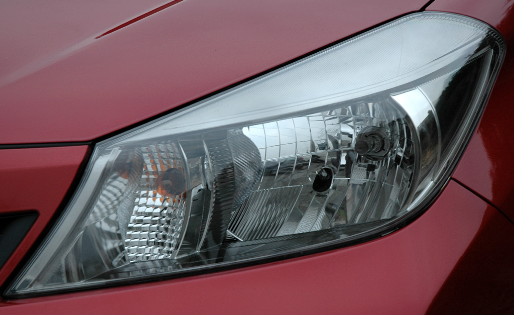 Toyota Yaris: Moderne Leuchteinheit vorn. 