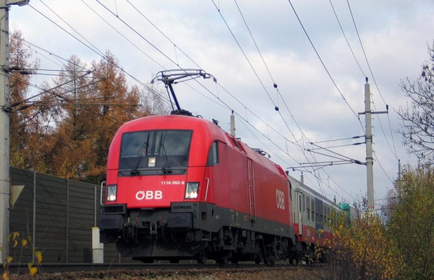 Urlaubsreiseverkehr: Brennerbahn belastet Brennerautobahn