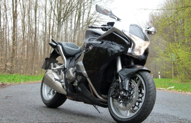 Vortrieb ohne Ende: Honda stattet Motorräder mit DCT-Doppelkupplungsgetriebe aus