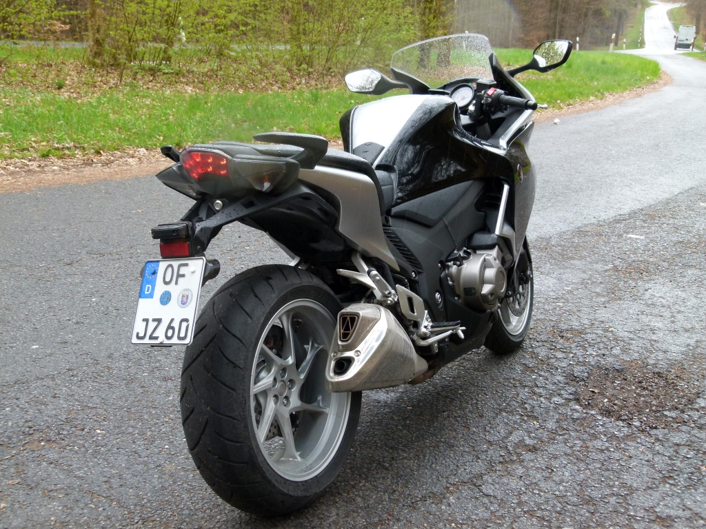 Vortrieb ohne Ende: Honda stattet Motorräder mit DCT-Doppelkupplungsgetriebe aus