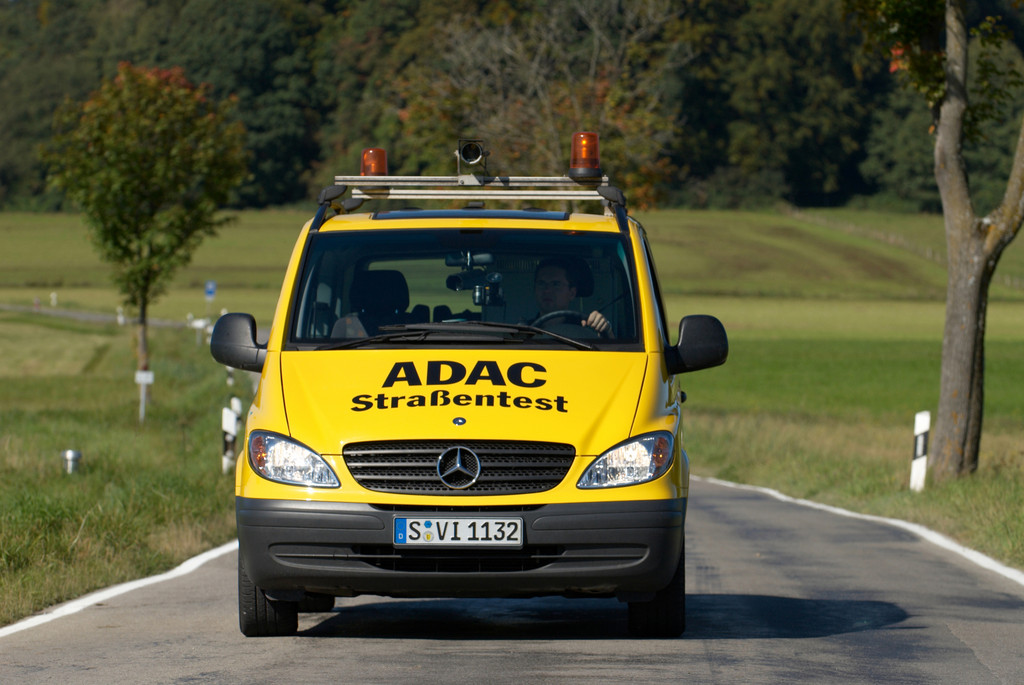 ADAC fordert  mehr Sicherheit auf Landstraßen