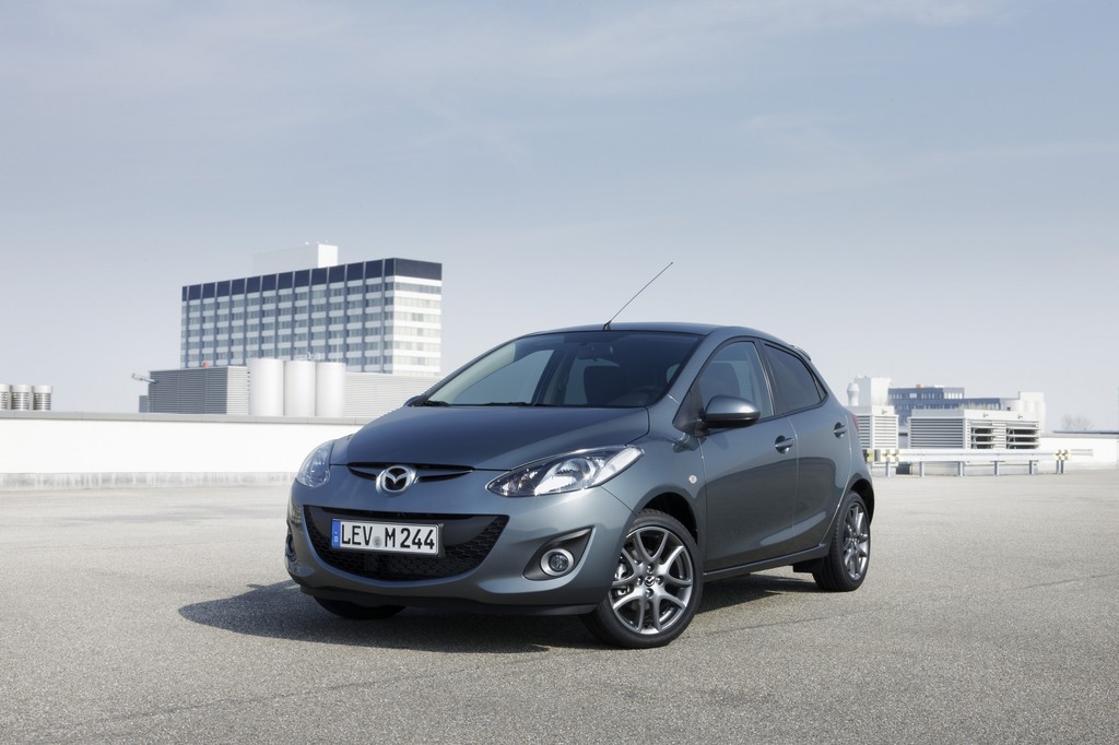AMI 2012: Mazda feiert Deutschland-Premiere des Takeri