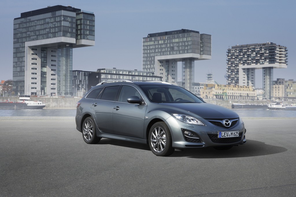 AMI 2012: Mazda feiert Deutschland-Premiere des Takeri