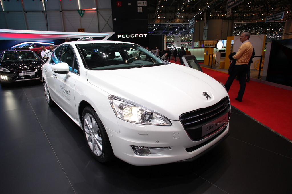 AMI 2012: Peugeot präsentiert 4008 und 508 Hybrid4