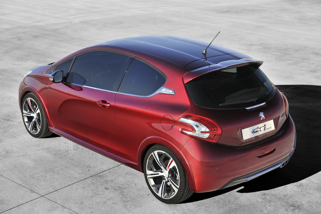 AMI 2012: Peugeot präsentiert 4008 und 508 Hybrid4