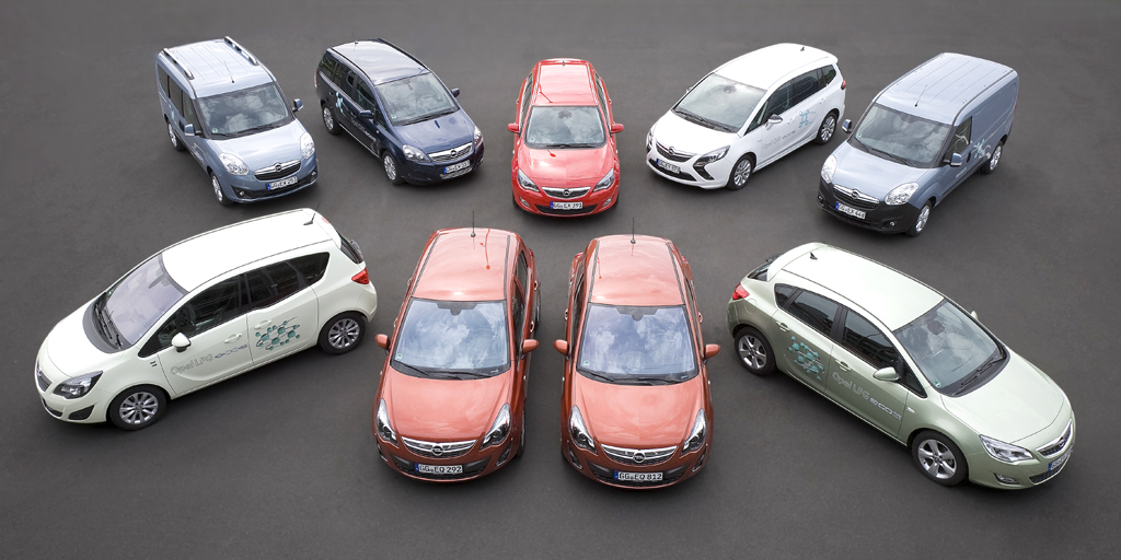 Aktuelle Modellpalette der Erd- und Autogasfahrzeuge von Opel. 