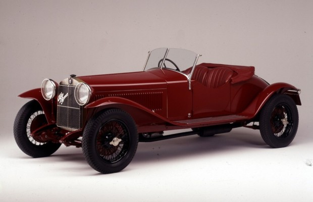 Alfa Romeo mit vier Fahrzeugen bei der Mille Miglia