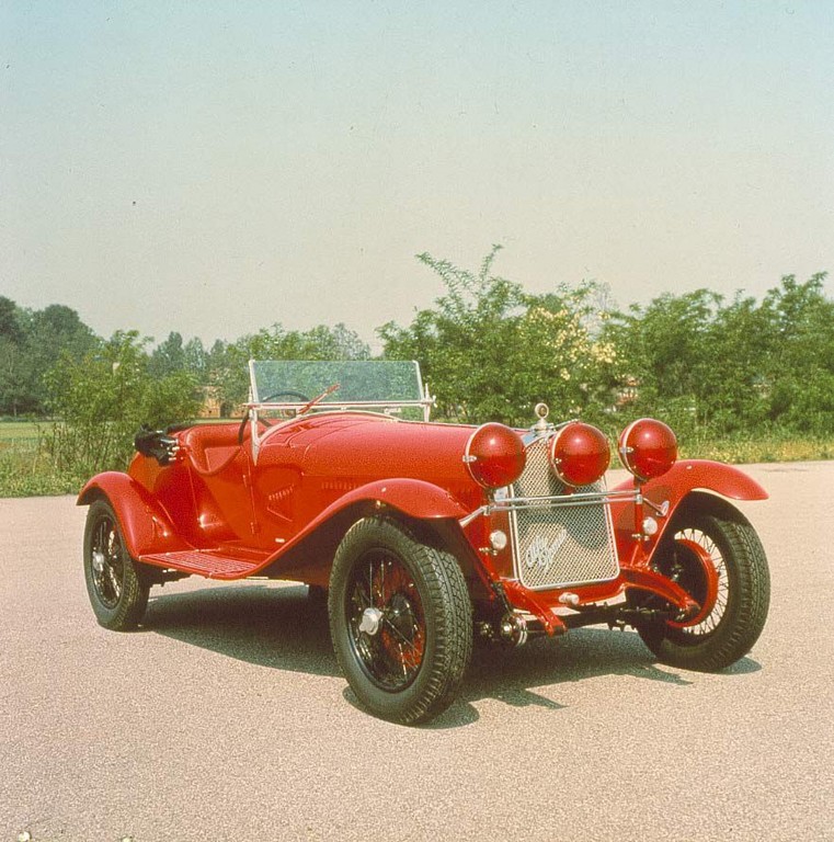 Alfa Romeo mit vier Fahrzeugen bei der Mille Miglia