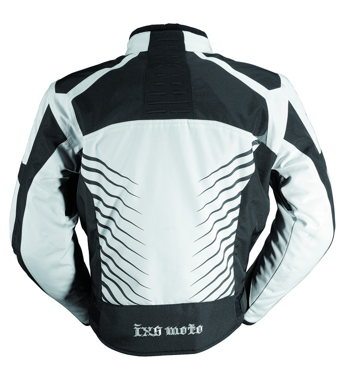 Allwetterbekleidung von Ixs in auffälligem Design