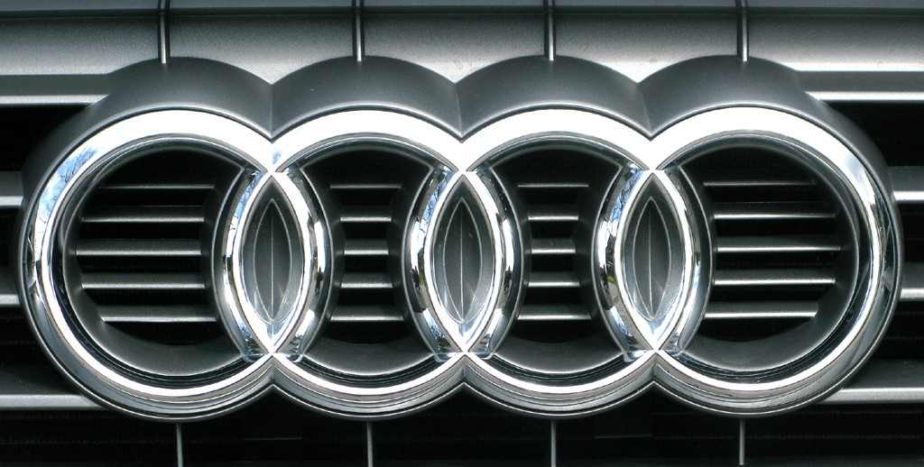 Audi A1: Die vier Markenringe sitzen vorn im oberen Teil des Singleframe-Kühlergrills. 