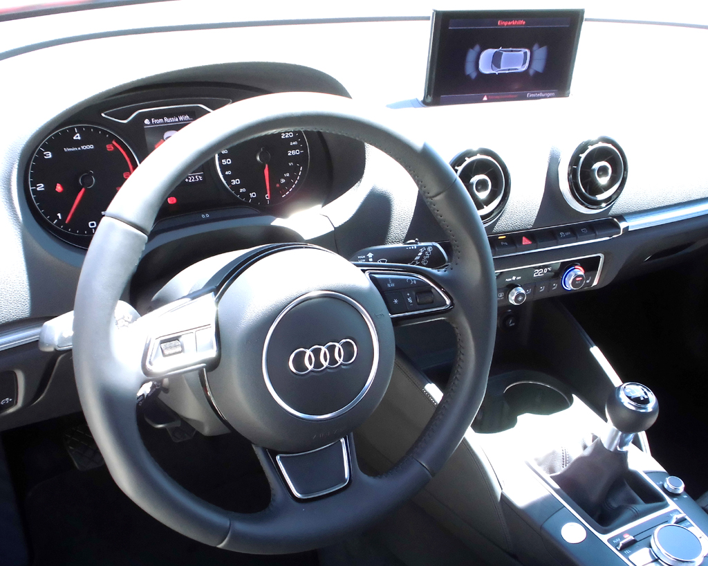 Audi A3: Blick ins sportlich-funktionelle Cockpit. 