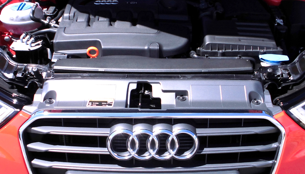 Audi A3: Blick unter die Haube auf den 2,0-Liter-Turbodiesel mit 110/150 kW/PS. 