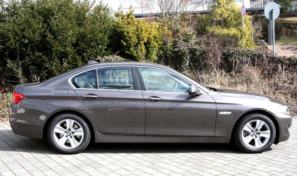 BMW 520d EfficientDynamics: Und so sieht die Limousine von der Seite aus