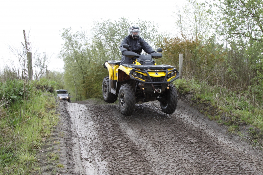 Can-Am Fam-Trip: Test Outlander 1000 XT & Commander 1000 Limited – Fliegen geht auch