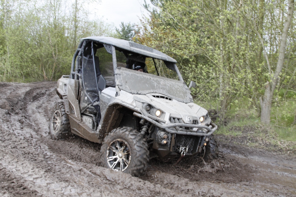 Can-Am Fam-Trip: Test Outlander 1000 XT & Commander 1000 Limited – Fliegen geht auch