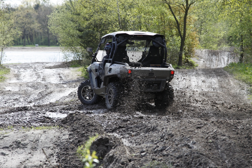 Can-Am Fam-Trip: Test Outlander 1000 XT & Commander 1000 Limited – Fliegen geht auch
