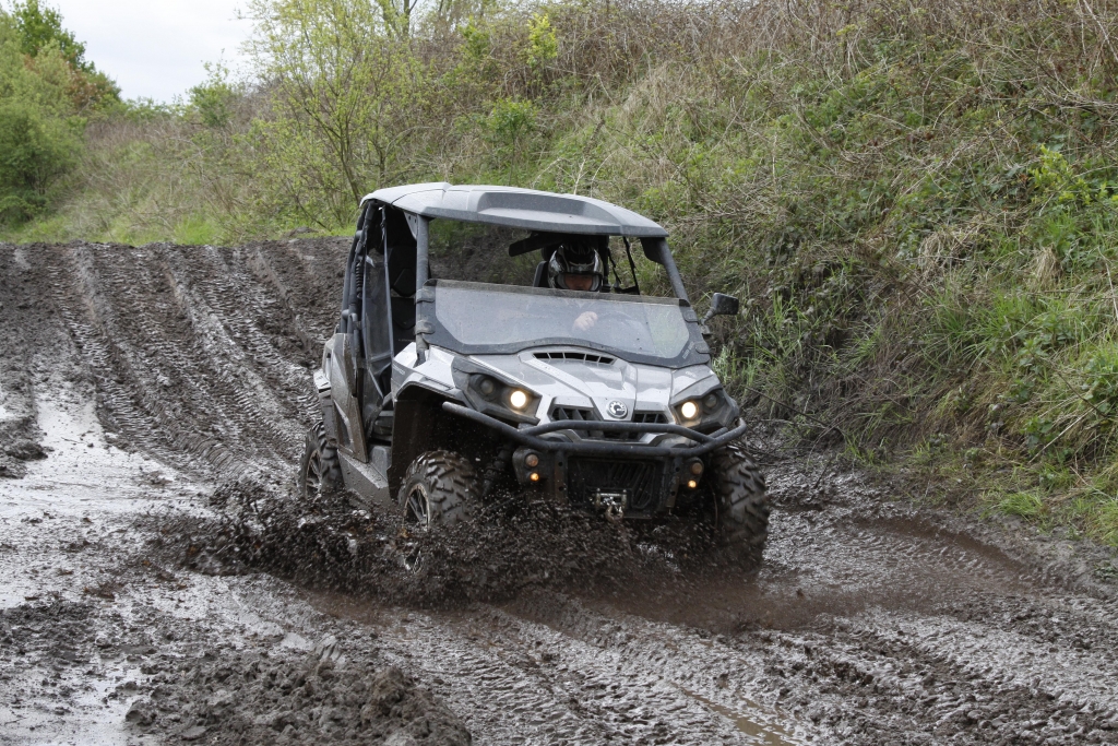 Can-Am Fam-Trip: Test Outlander 1000 XT & Commander 1000 Limited – Fliegen geht auch