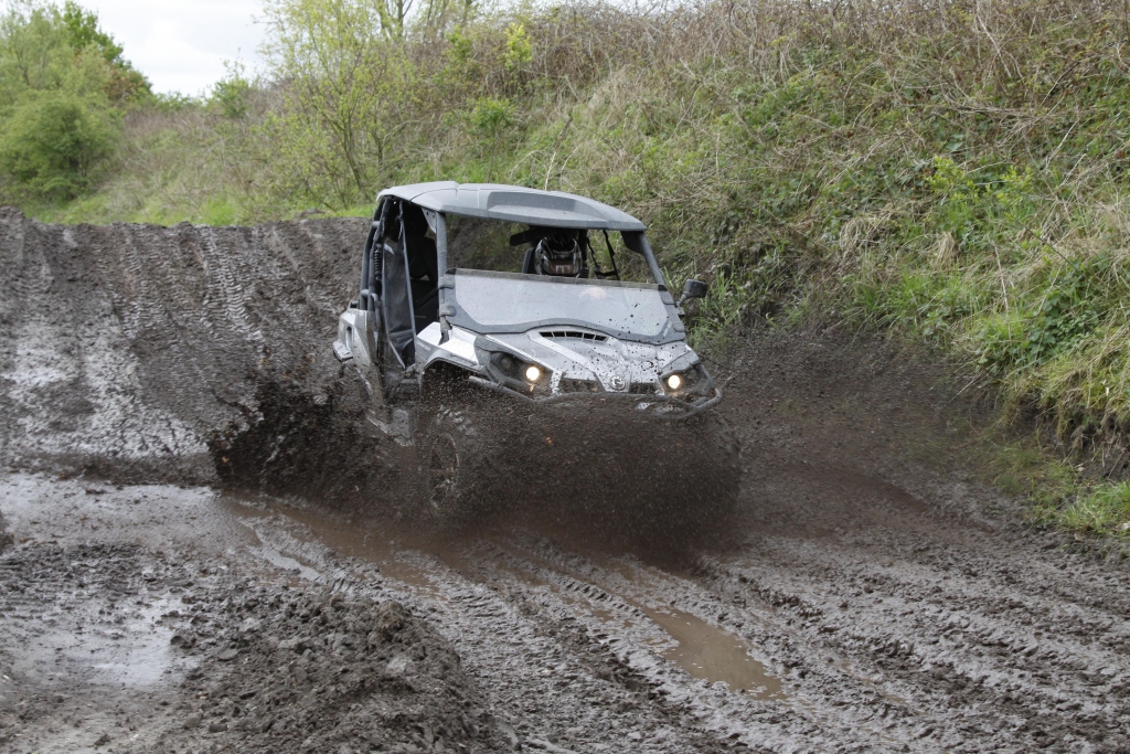 Can-Am Fam-Trip: Test Outlander 1000 XT & Commander 1000 Limited – Fliegen geht auch