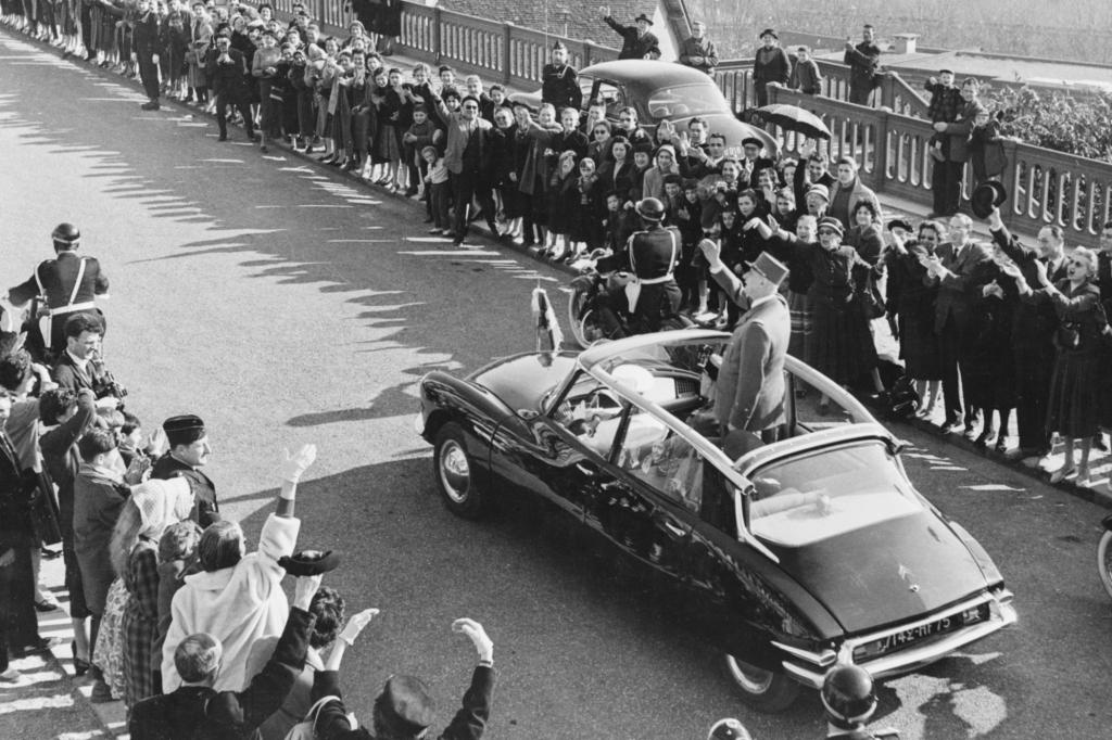 Citroen DS mit General De Gaulle