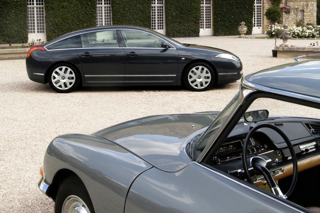 Citroen DS vor Citroen C6 Jahr 2005