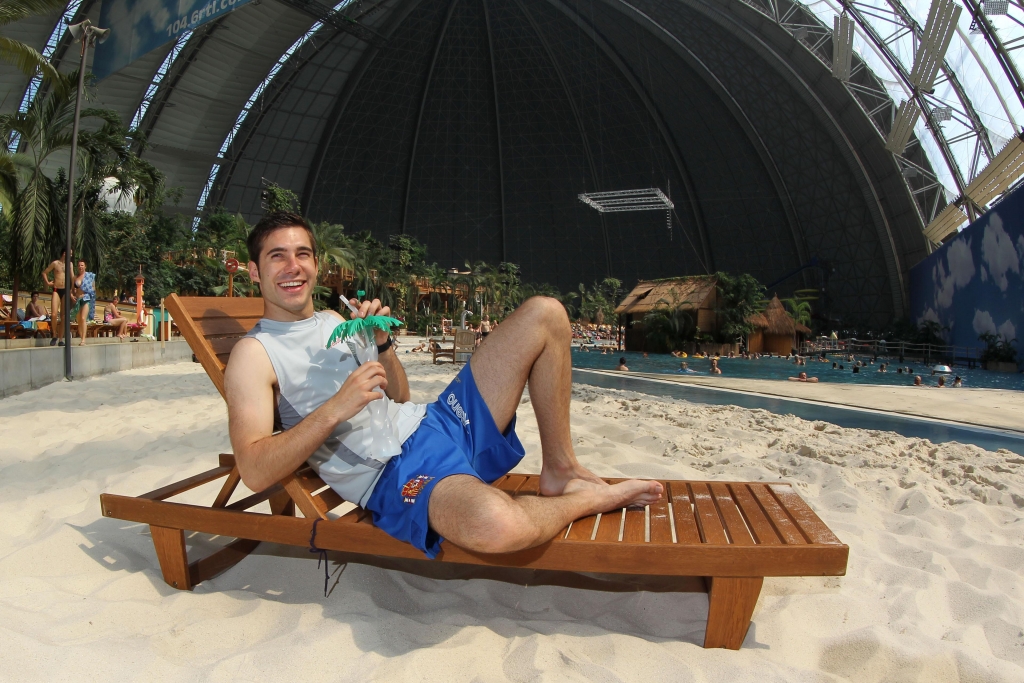 DTM 2012: Audi-Pilot Miguel Molina  mit E-Quad im Tropical Island unterwegs
