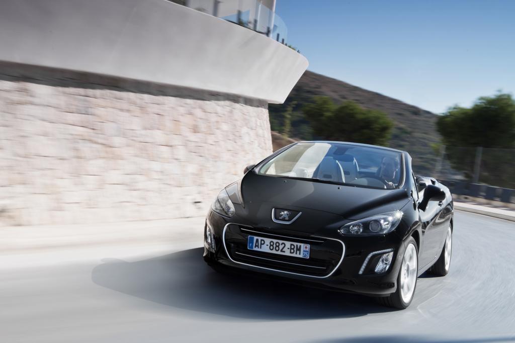 Der Peugeot 308 CC ist dank Stahldachs wetterfest