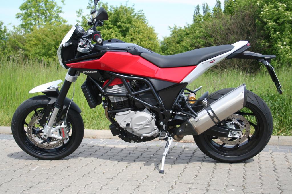Der Zweizylinder bringt es auf 77 kW/105 PS