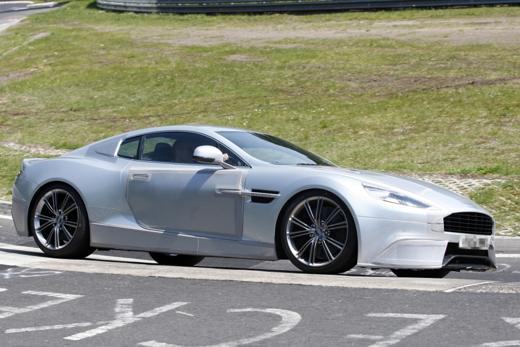Erwischt: Erlkönig Aston Martin DB9-Nachfolger